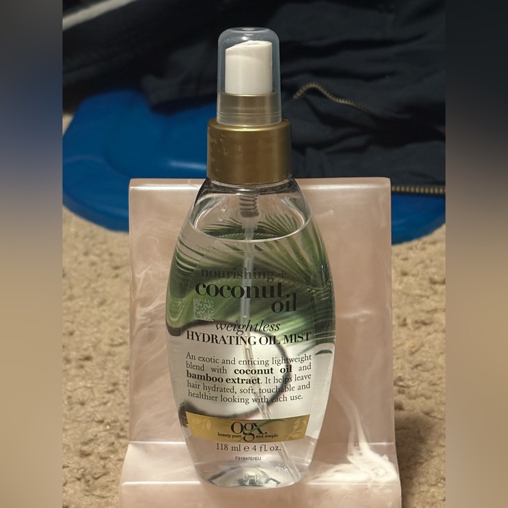 NWT OGX nourishing coconut oil - weightless hydrating oil mist